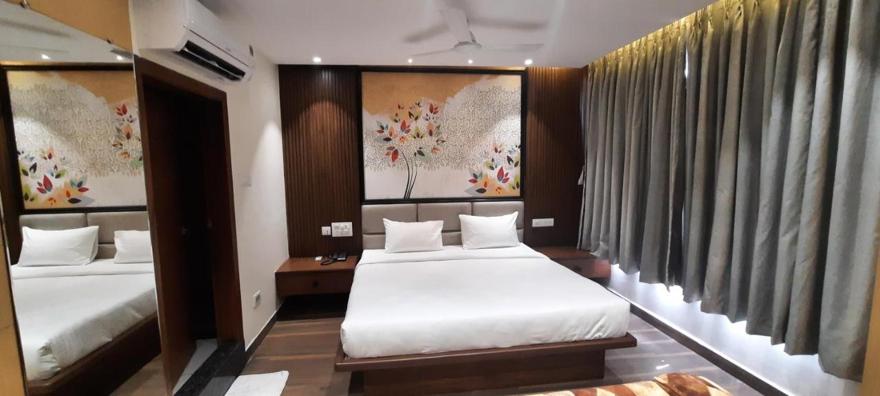 Hotel Sunrise Hospitality Vijayawāda Exterior foto