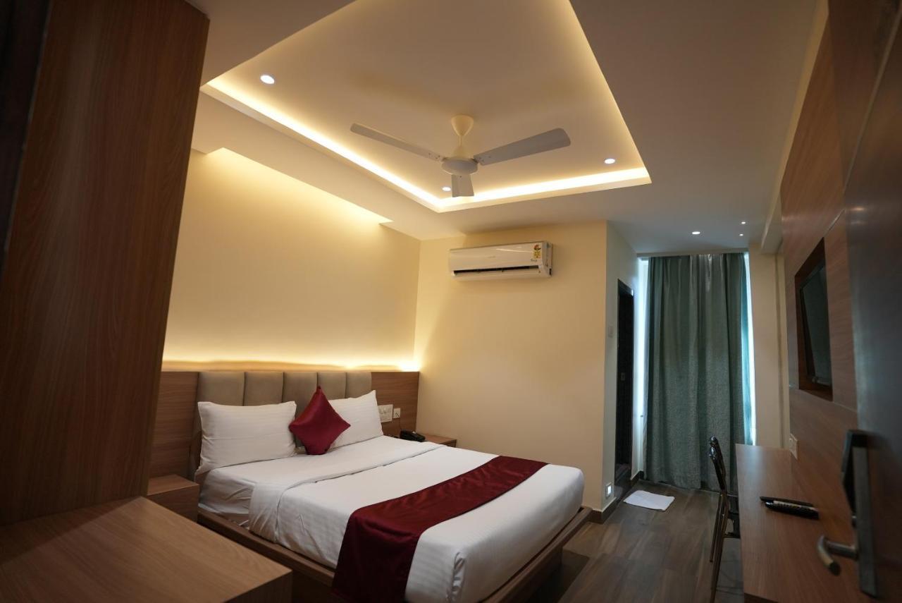Hotel Sunrise Hospitality Vijayawāda Exterior foto